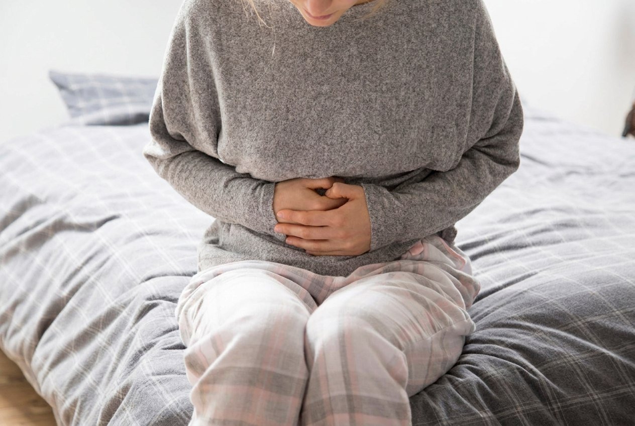 SIBO: O que é SIBO? Entenda o Supercrescimento Bacteriano e como tratar o inchaço